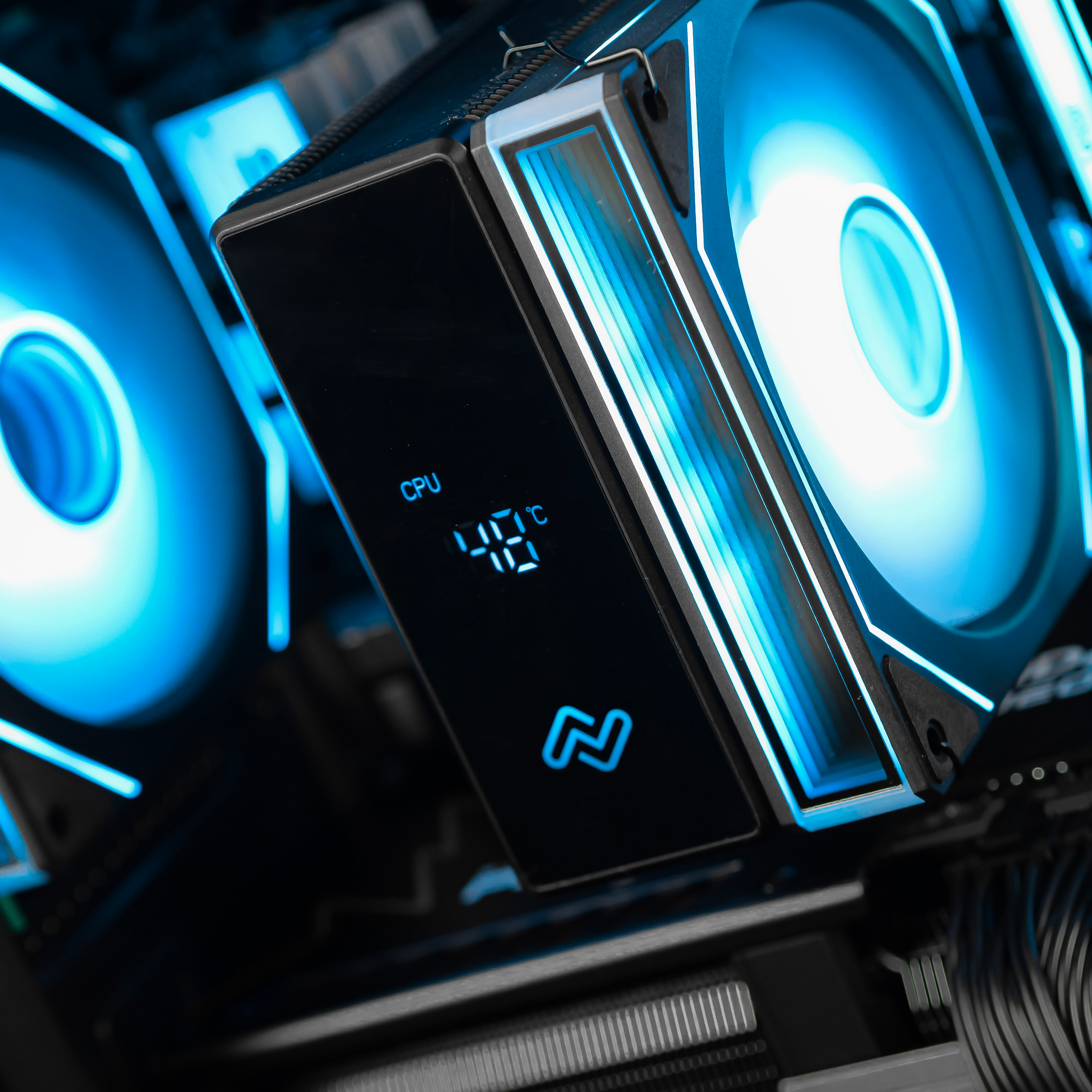 AZURITE BOLT: RYZEN 5 7500F | RX 9070 XT
